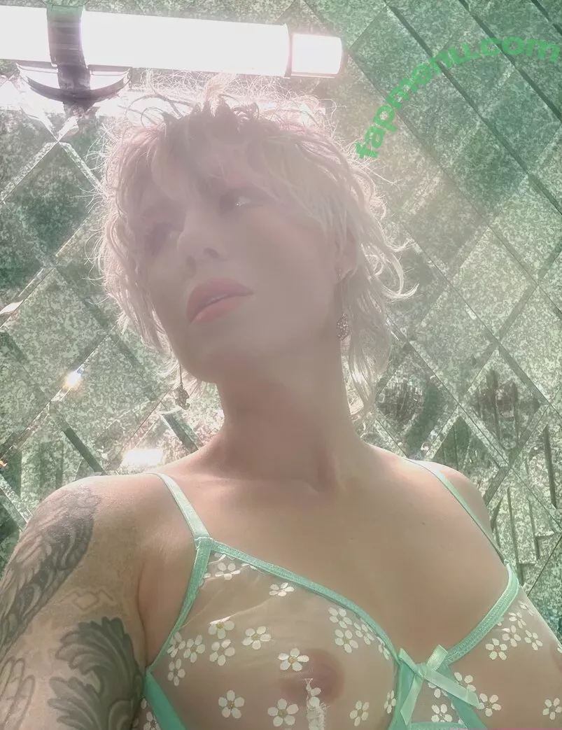 Comicbookgirl19 nude photo #0774 (DanikaXIX / pirateflagnislandgirl)