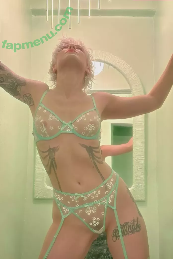 Comicbookgirl19 nude photo #0780 (DanikaXIX / pirateflagnislandgirl)