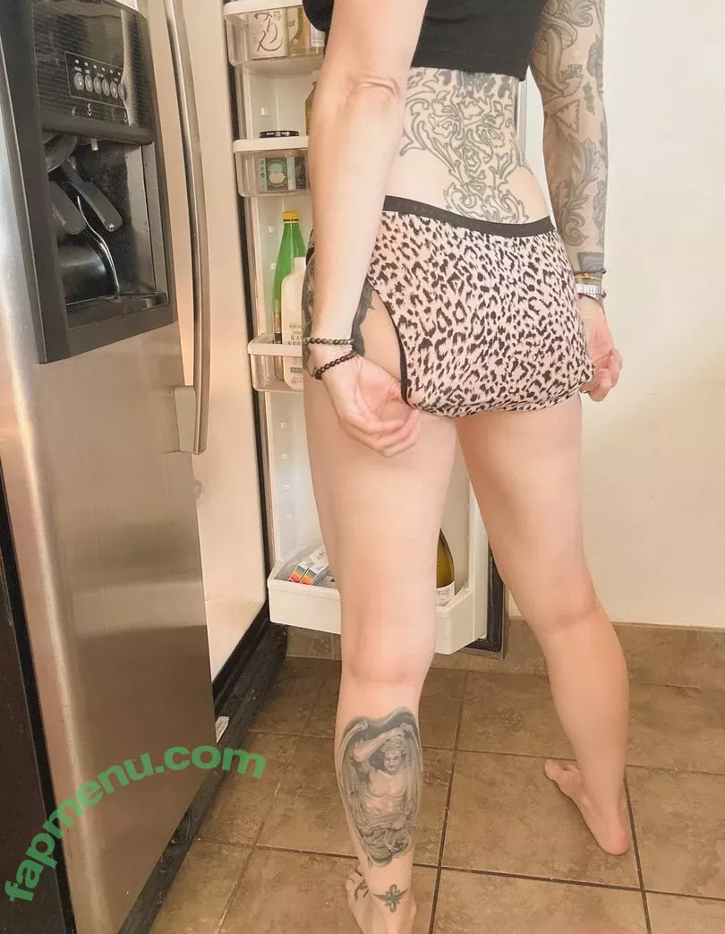 Comicbookgirl19 nude photo #0792 (DanikaXIX / pirateflagnislandgirl)