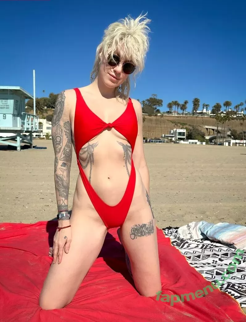 Comicbookgirl19 nude photo #0794 (DanikaXIX / pirateflagnislandgirl)