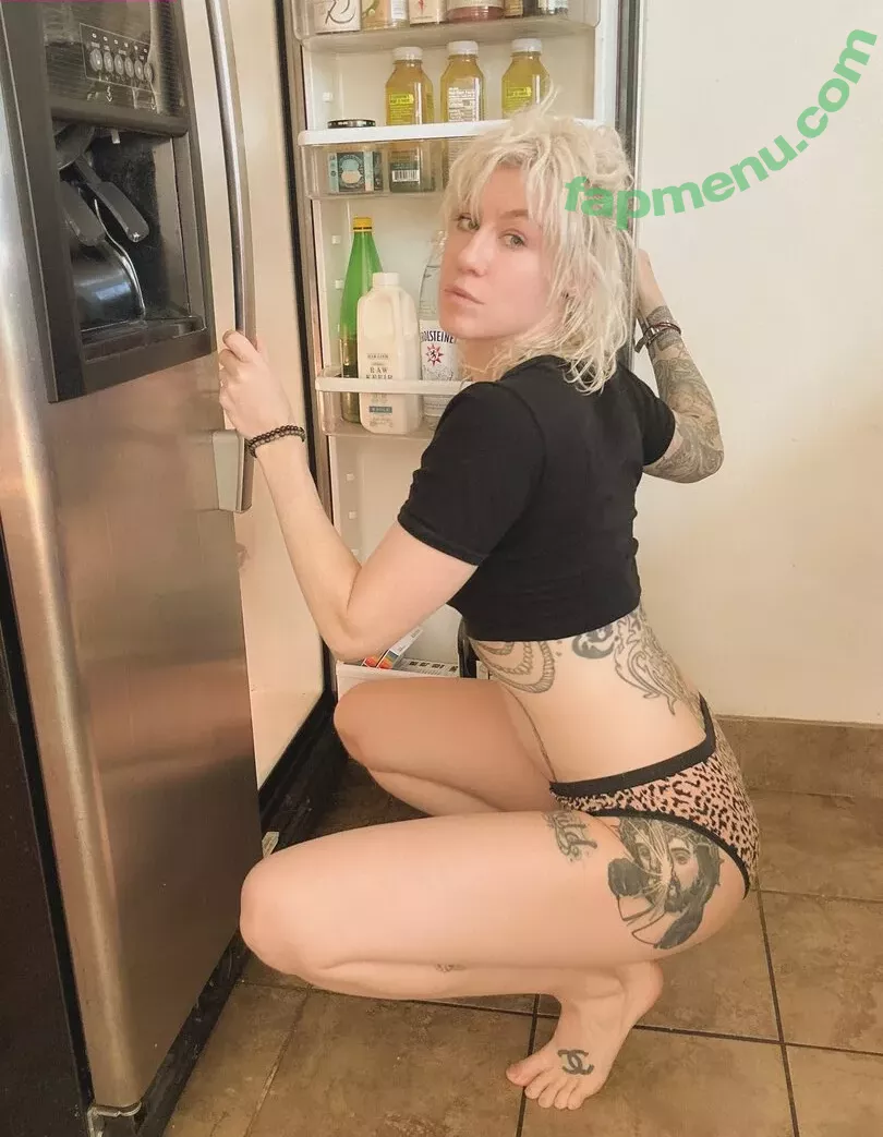 Comicbookgirl19 nude photo #0798 (DanikaXIX / pirateflagnislandgirl)