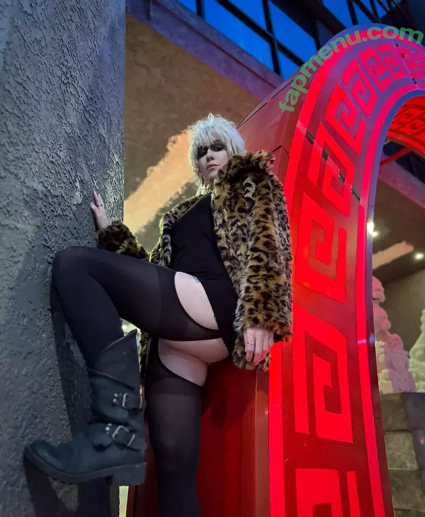 Comicbookgirl19 nude photo #0803 (DanikaXIX / pirateflagnislandgirl)