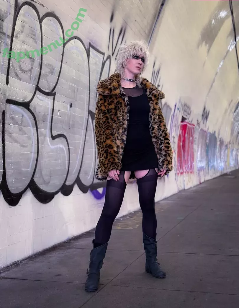 Comicbookgirl19 nude photo #0804 (DanikaXIX / pirateflagnislandgirl)