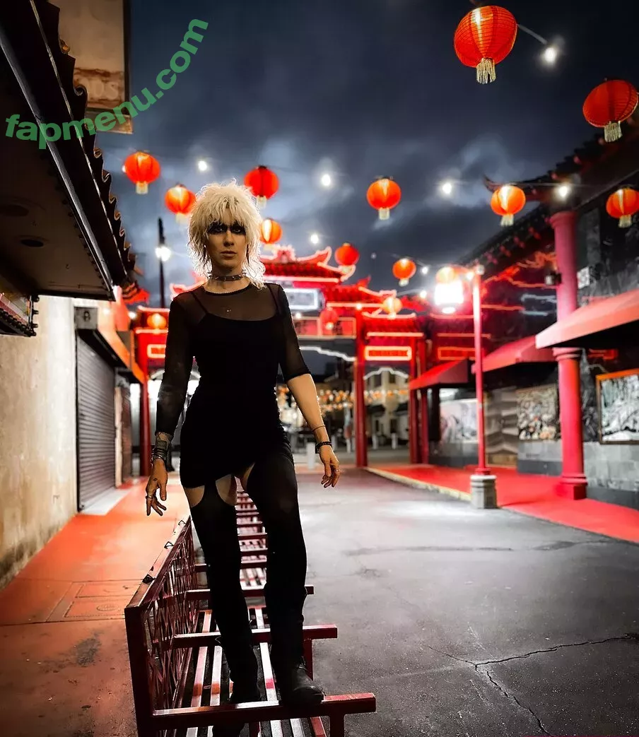 Comicbookgirl19 nude photo #0825 (DanikaXIX / pirateflagnislandgirl)