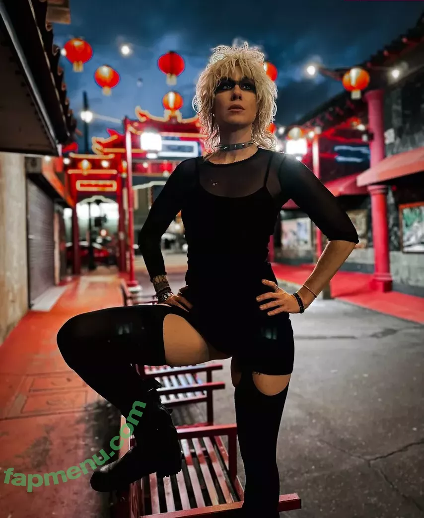 Comicbookgirl19 nude photo #0826 (DanikaXIX / pirateflagnislandgirl)