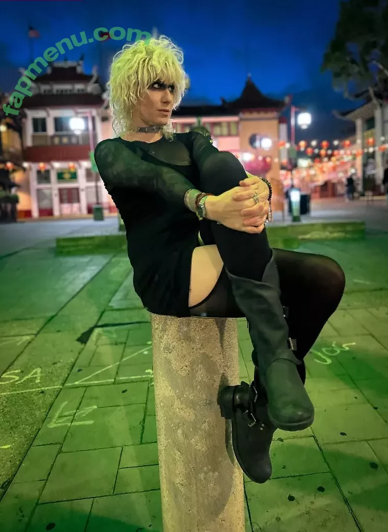 Comicbookgirl19 nude photo #0829 (DanikaXIX / pirateflagnislandgirl)