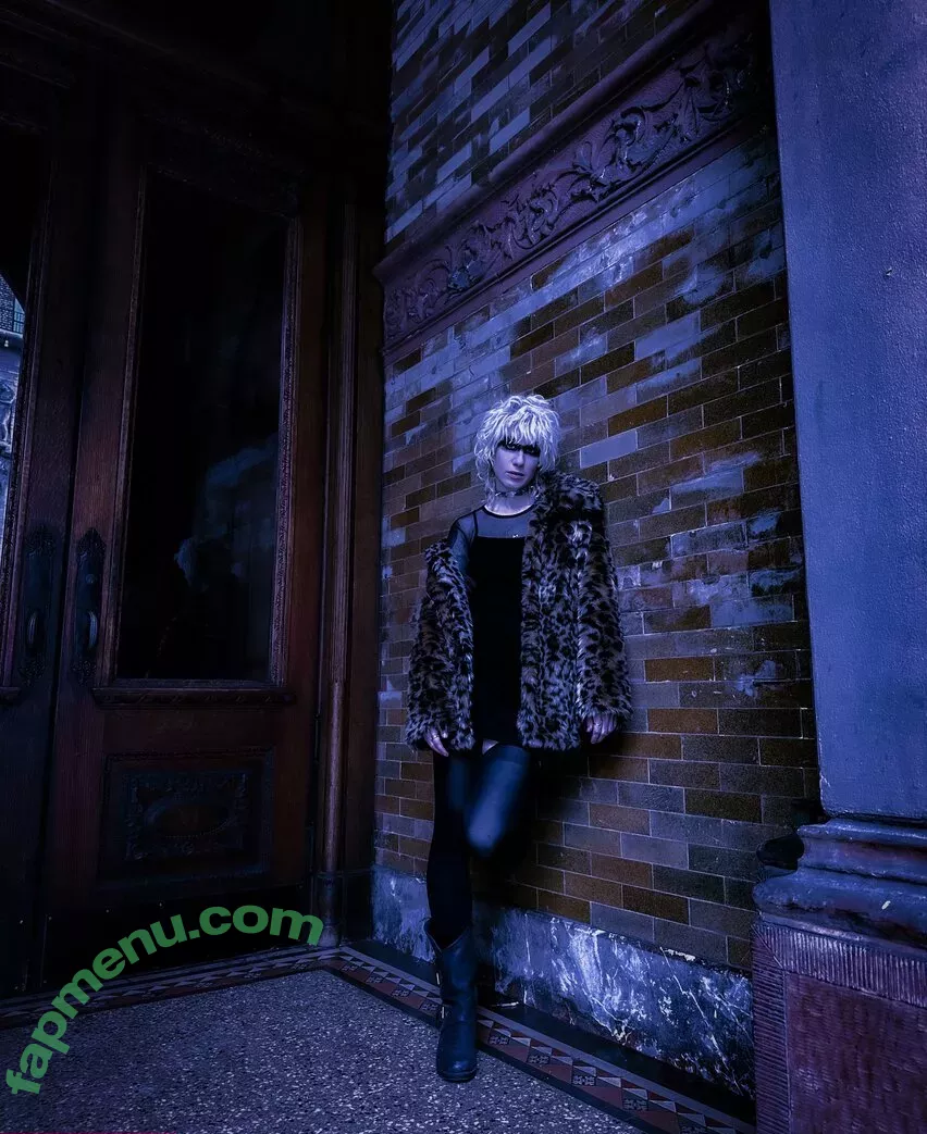 Comicbookgirl19 nude photo #0831 (DanikaXIX / pirateflagnislandgirl)