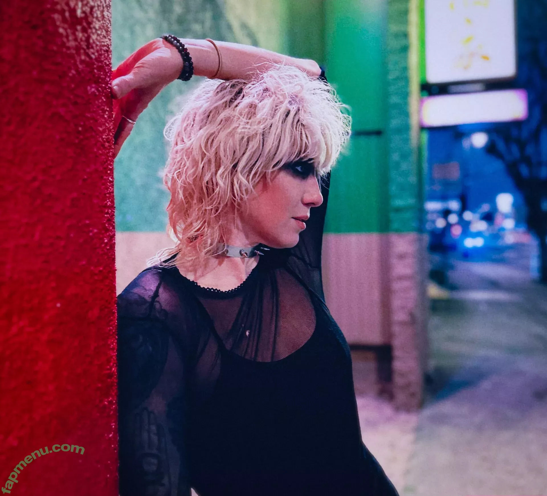 Comicbookgirl19 nude photo #0832 (DanikaXIX / pirateflagnislandgirl)