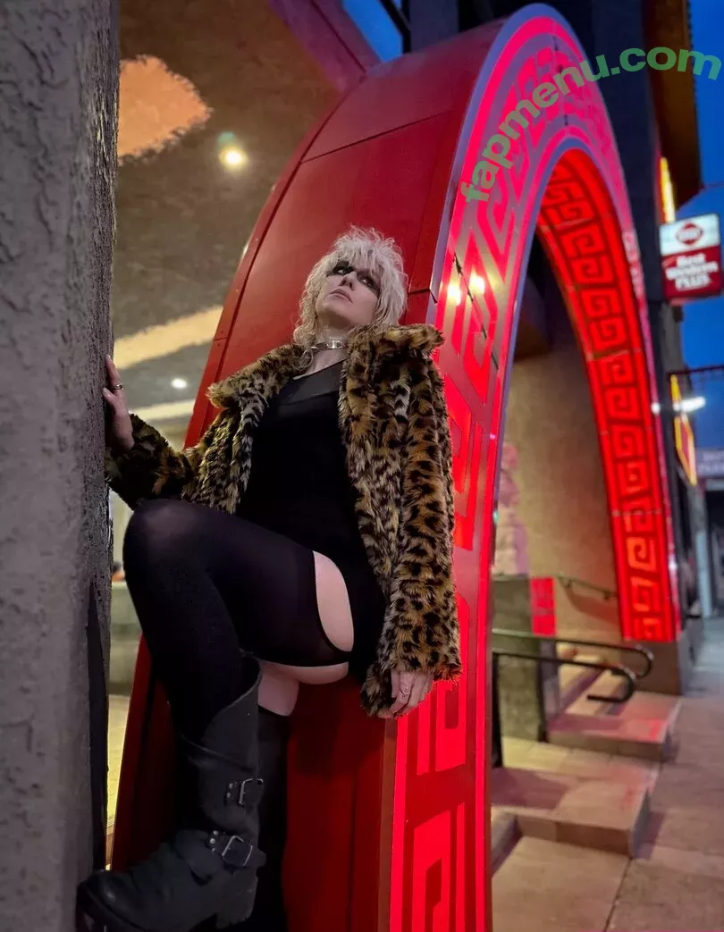 Comicbookgirl19 nude photo #0834 (DanikaXIX / pirateflagnislandgirl)