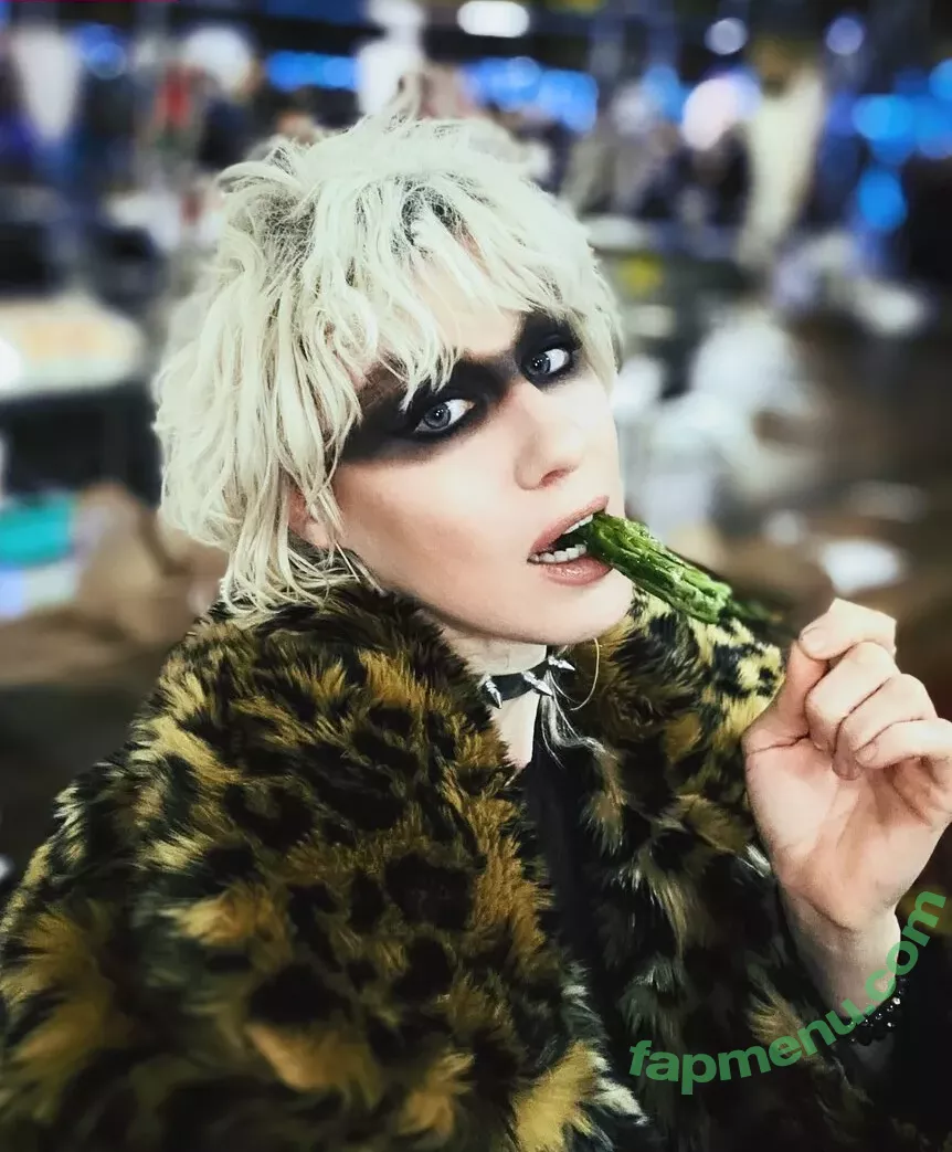 Comicbookgirl19 nude photo #0835 (DanikaXIX / pirateflagnislandgirl)