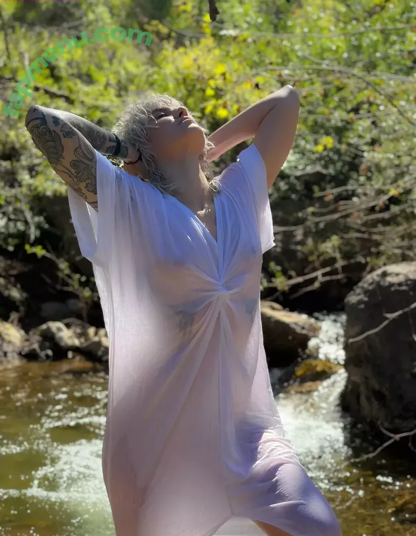 Comicbookgirl19 nude photo #0848 (DanikaXIX / pirateflagnislandgirl)