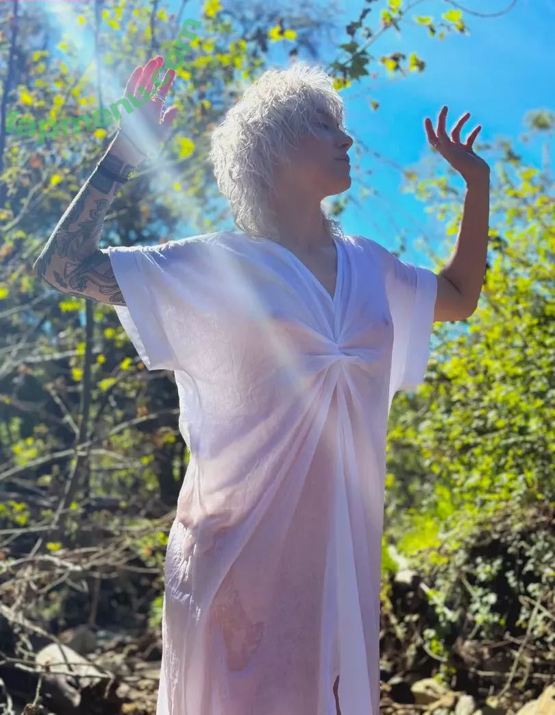 Comicbookgirl19 nude photo #0859 (DanikaXIX / pirateflagnislandgirl)