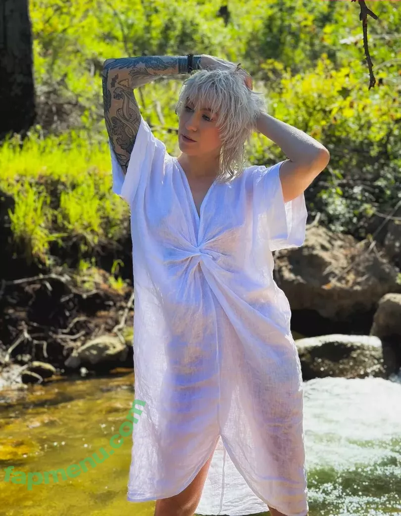 Comicbookgirl19 nude photo #0866 (DanikaXIX / pirateflagnislandgirl)