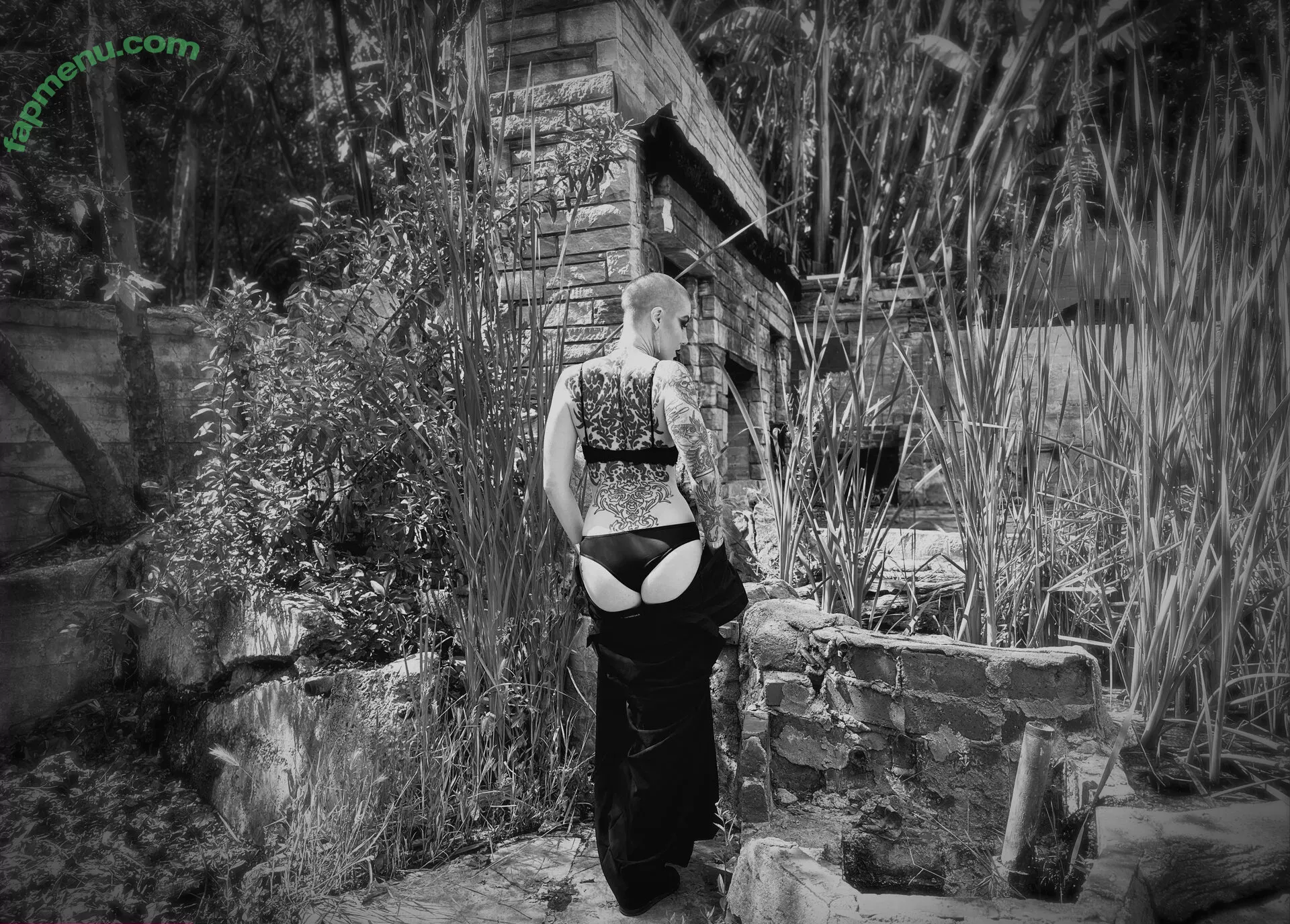 Comicbookgirl19 nude photo #0888 (DanikaXIX / pirateflagnislandgirl)