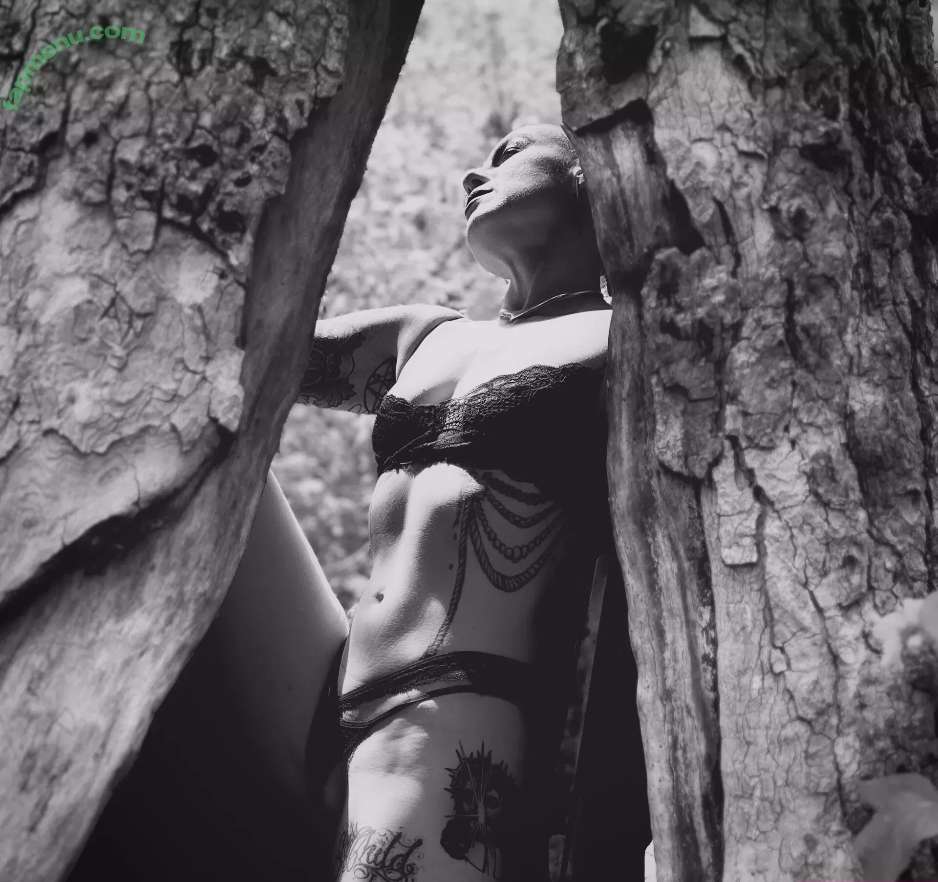 Comicbookgirl19 nude photo #0892 (DanikaXIX / pirateflagnislandgirl)