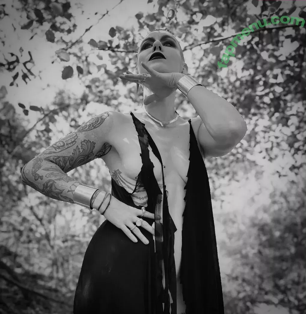 Comicbookgirl19 nude photo #0904 (DanikaXIX / pirateflagnislandgirl)