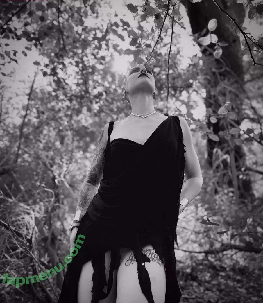 Comicbookgirl19 nude photo #0907 (DanikaXIX / pirateflagnislandgirl)