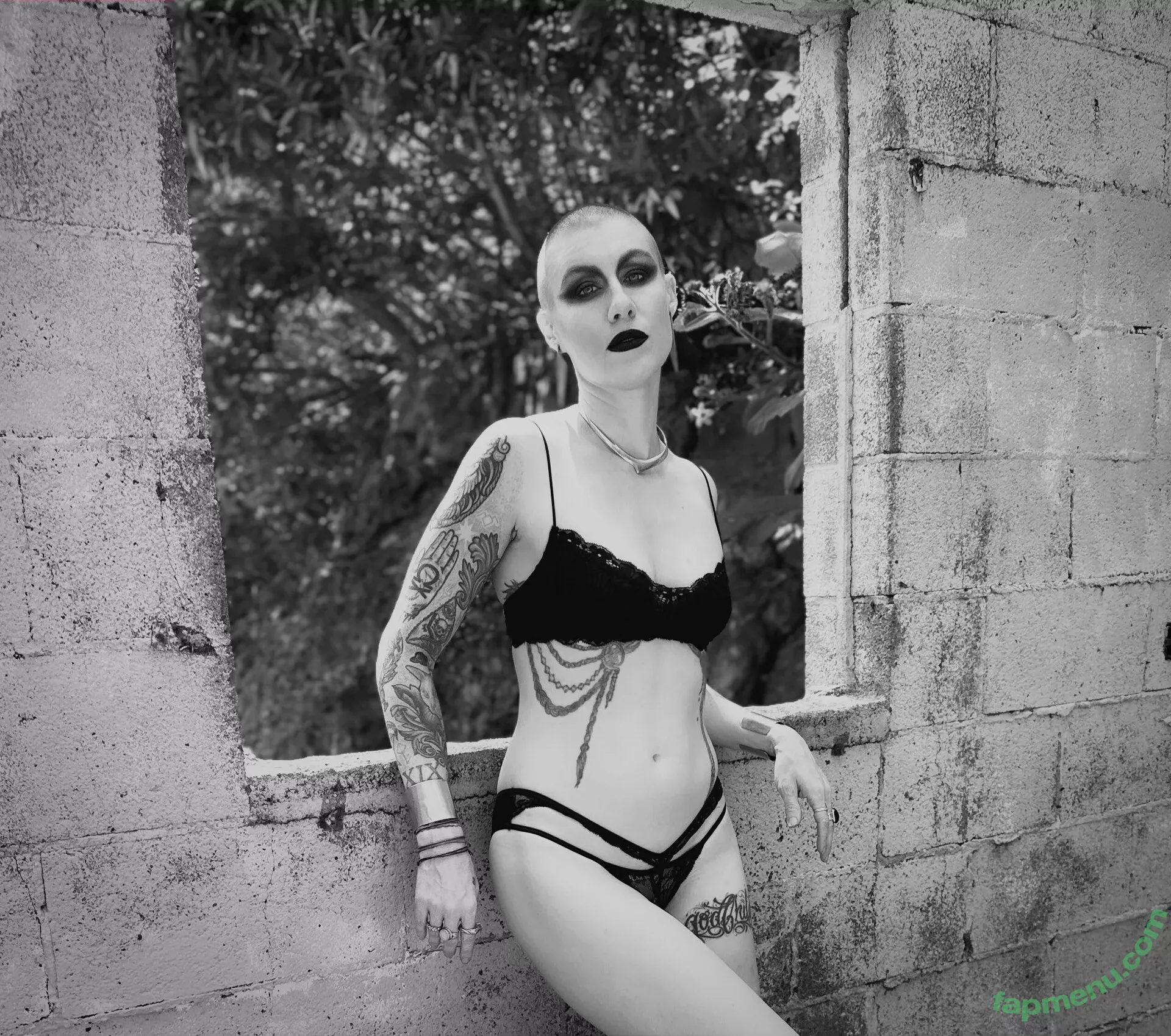 Comicbookgirl19 nude photo #0916 (DanikaXIX / pirateflagnislandgirl)