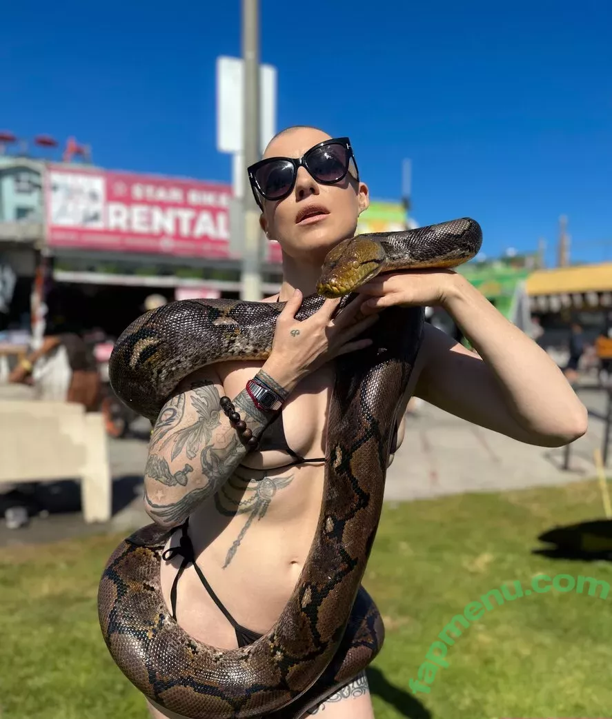 Comicbookgirl19 nude photo #0936 (DanikaXIX / pirateflagnislandgirl)