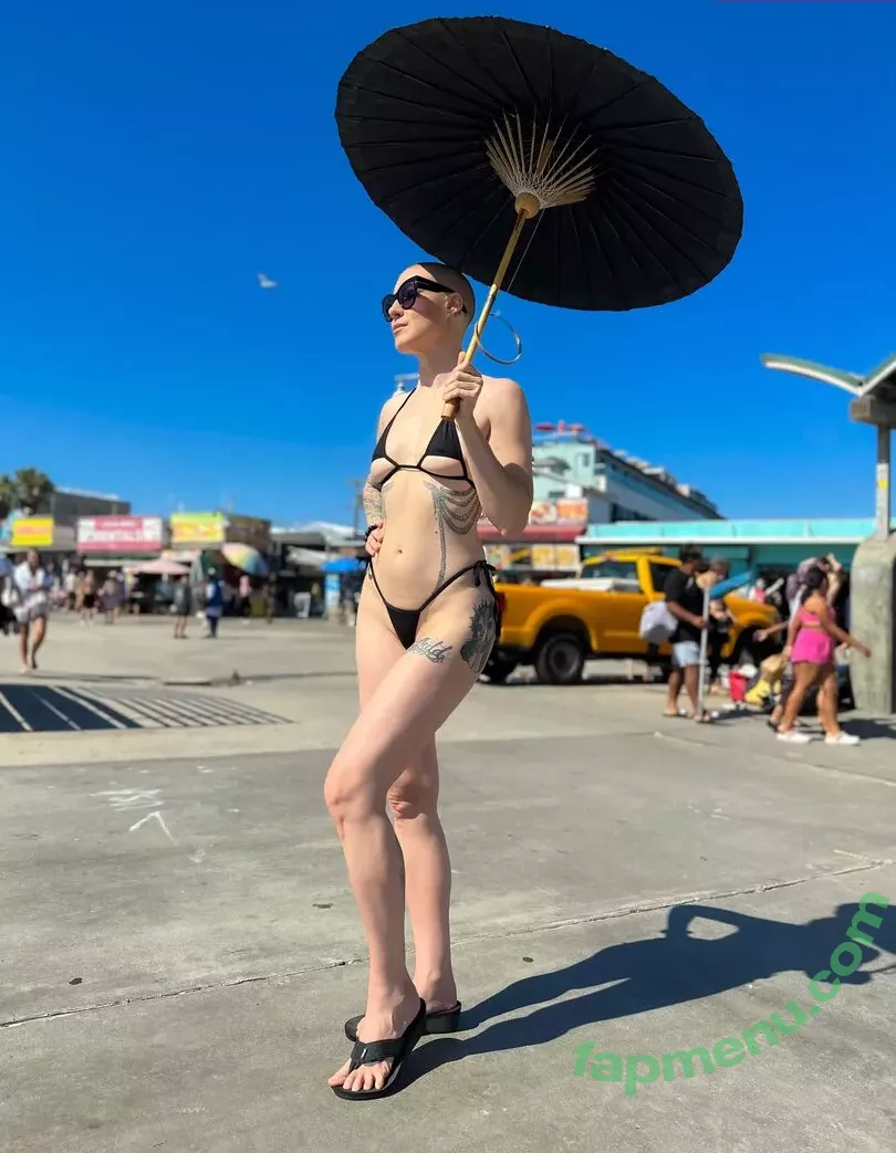 Comicbookgirl19 nude photo #0940 (DanikaXIX / pirateflagnislandgirl)