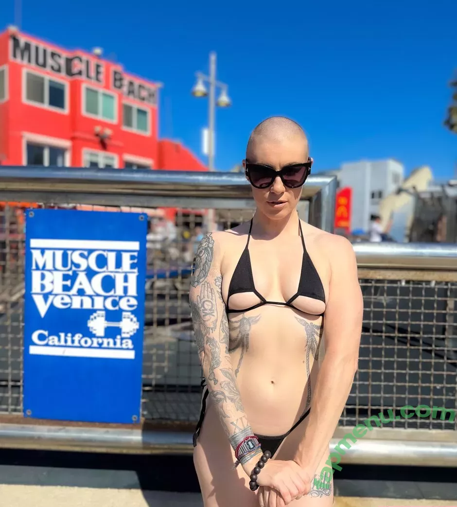 Comicbookgirl19 nude photo #0948 (DanikaXIX / pirateflagnislandgirl)