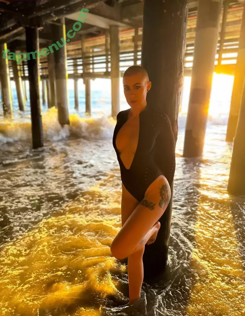 Comicbookgirl19 nude photo #0969 (DanikaXIX / pirateflagnislandgirl)