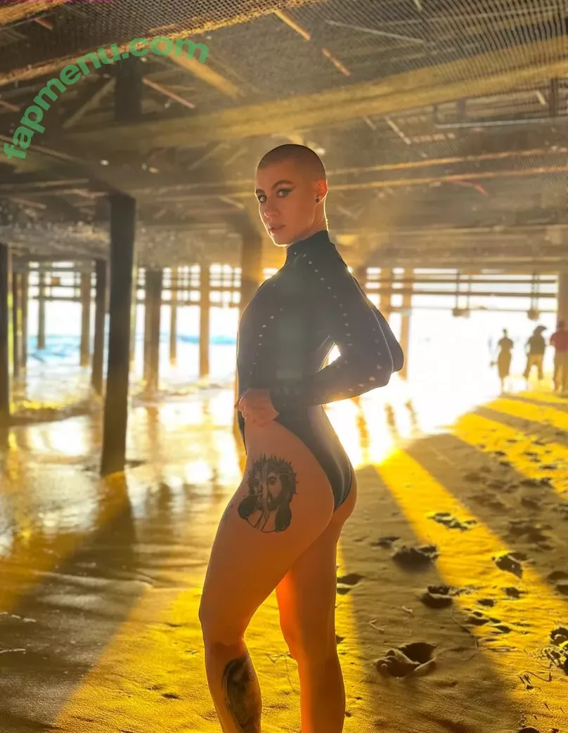 Comicbookgirl19 nude photo #0971 (DanikaXIX / pirateflagnislandgirl)