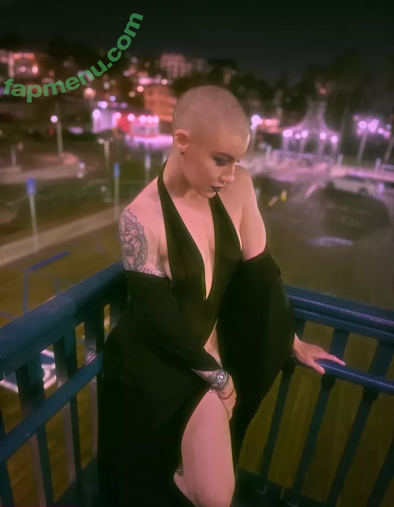 Comicbookgirl19 nude photo #0980 (DanikaXIX / pirateflagnislandgirl)