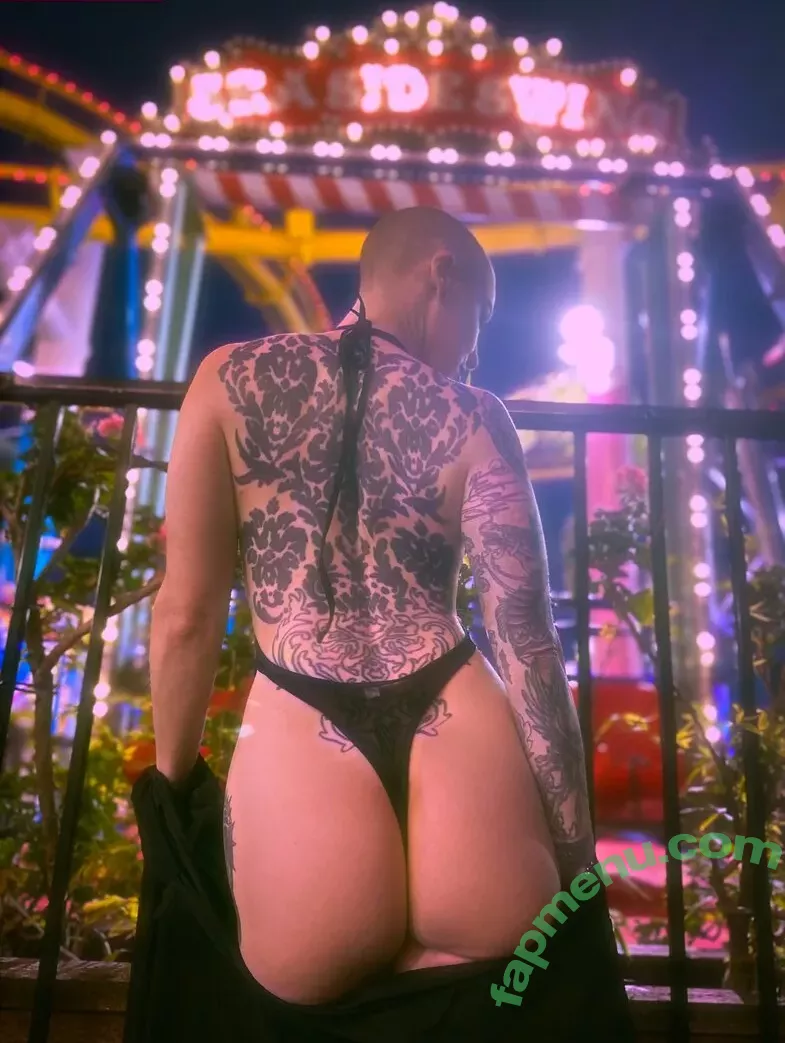 Comicbookgirl19 nude photo #0982 (DanikaXIX / pirateflagnislandgirl)