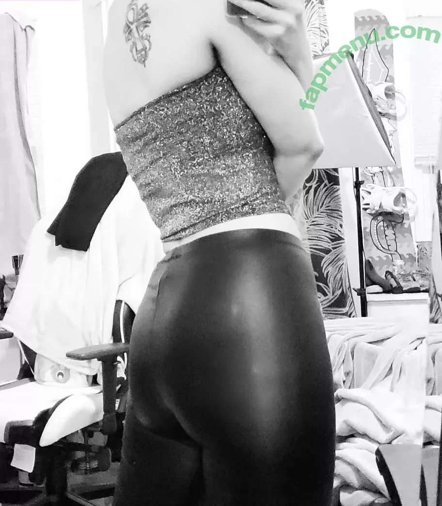 ConcealedBones nude photo #0090 (ConcealedBones)