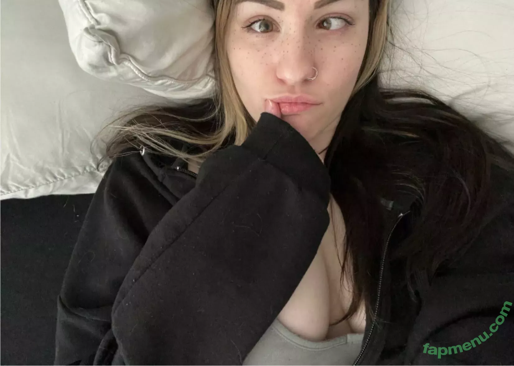ConcealedBones nude photo #0302 (ConcealedBones)