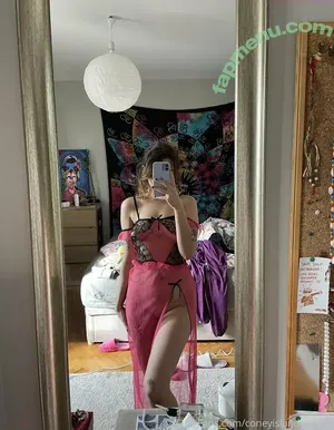 coneyislandbaby / Bade Yaprak / badeyaprak / coneyislandbaby33 / coneyislandbebi nude photo #0042