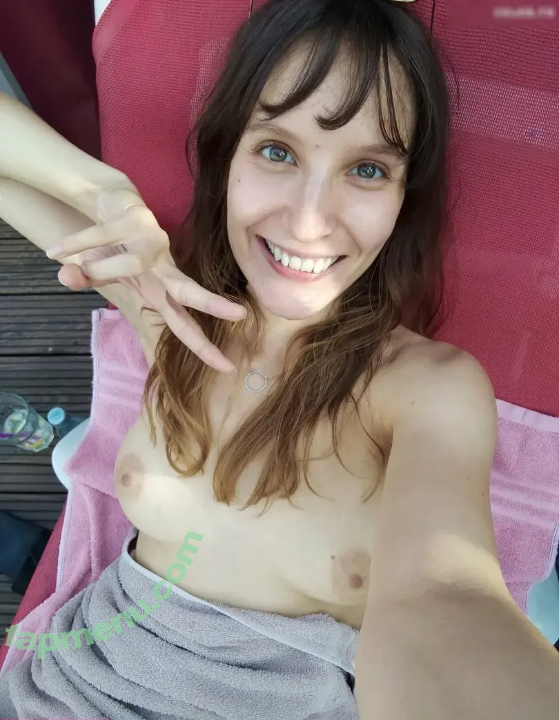 Confu nude photo #0107 (confunextdoor)