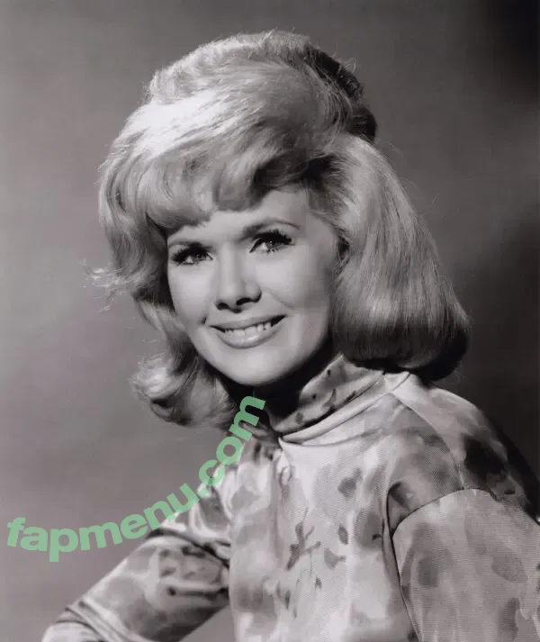 Connie Stevens nude photo #0007 (theconniestevens)