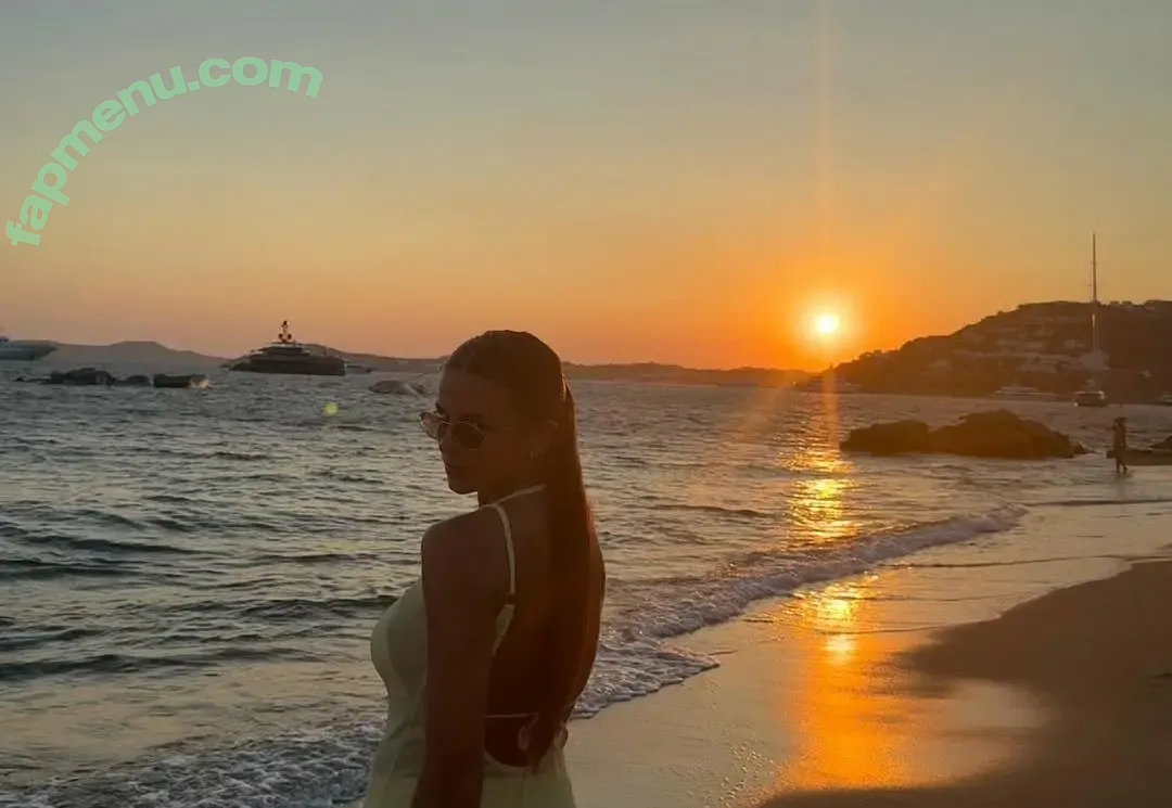 Constanza Cerúndolo nude photo #0213 (francerundolo)