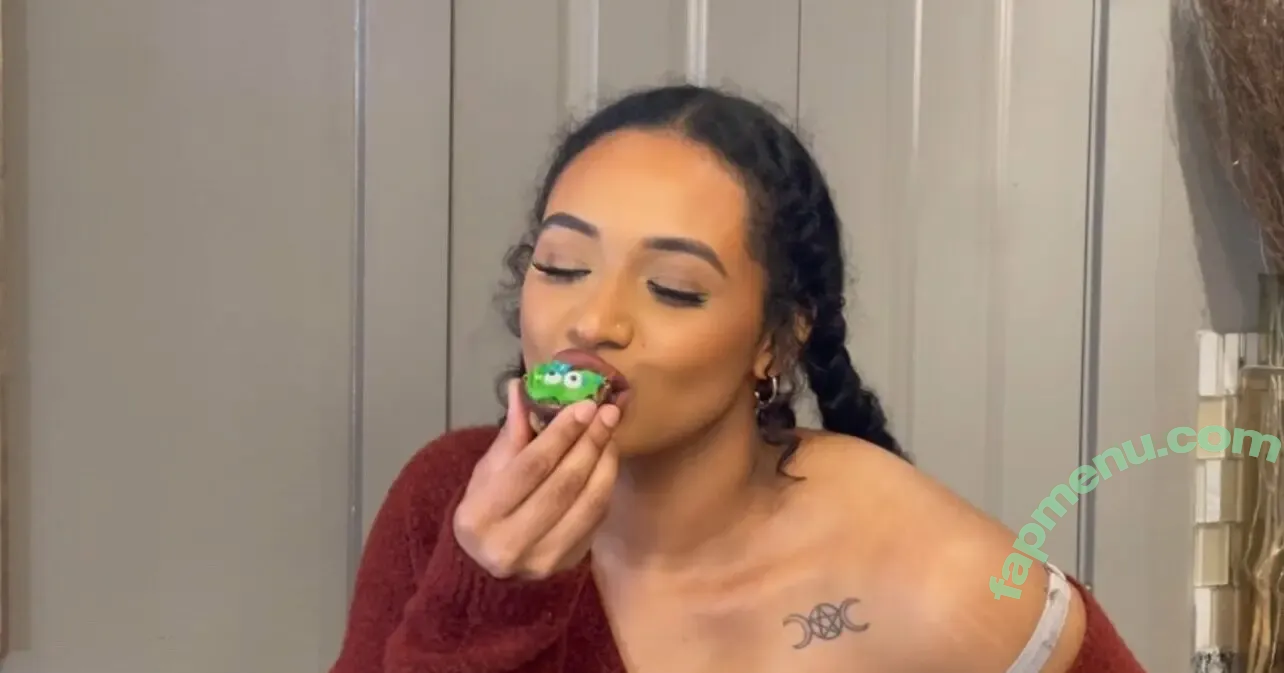 cookingwithmicol nude photo #0002 (cookingwithmicol)
