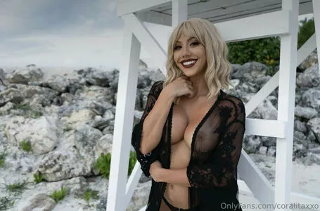 Coralitaxxo / Coral Alexandra nude photo #0007