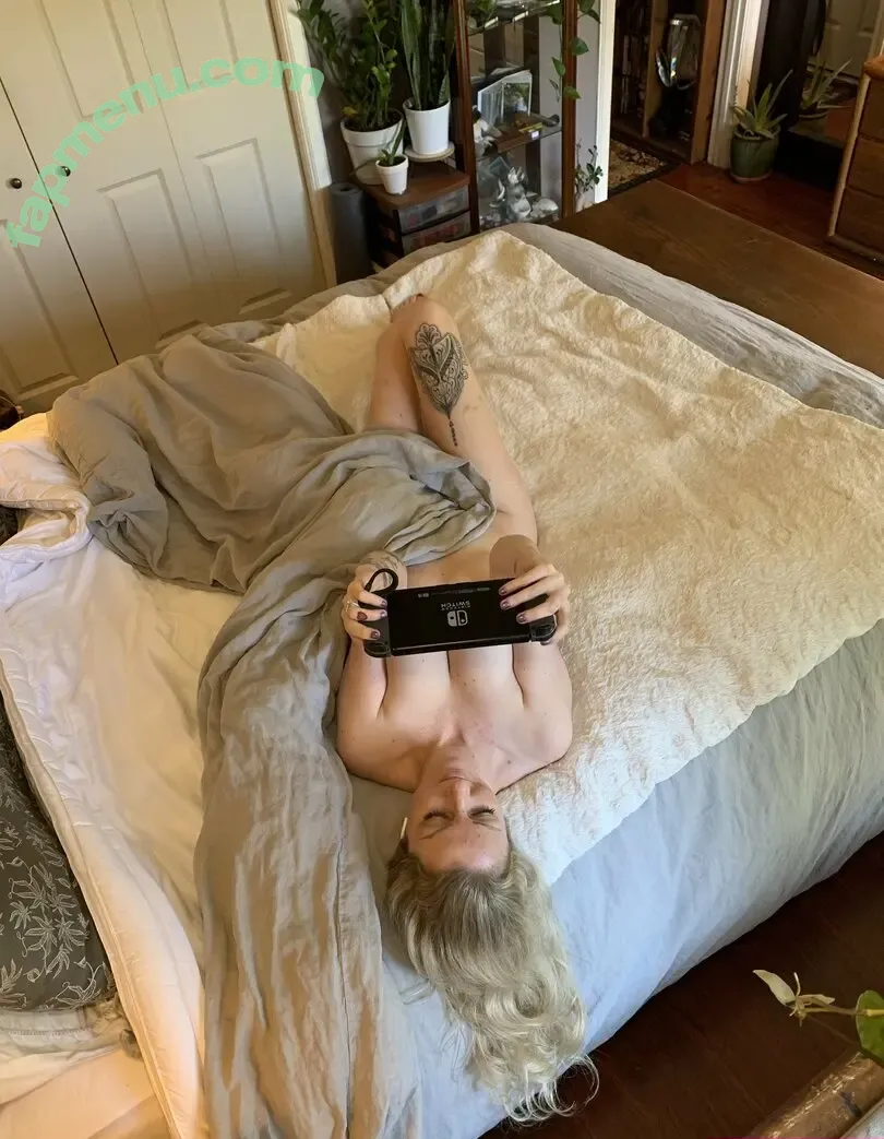 coralreefer420 nude photo #0018 (Coral Kamstra / coralkamstrabrown)