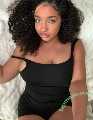 Corie Rayvon / CorieRayvon nude photo #0043