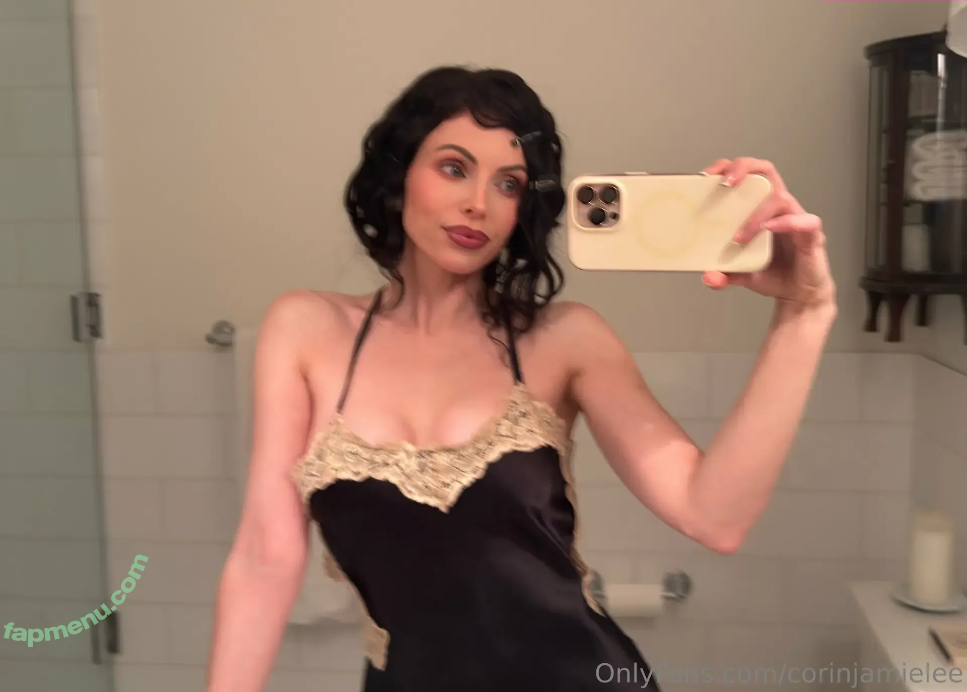 corinjamielee nude photo #0044 (corinjclark)