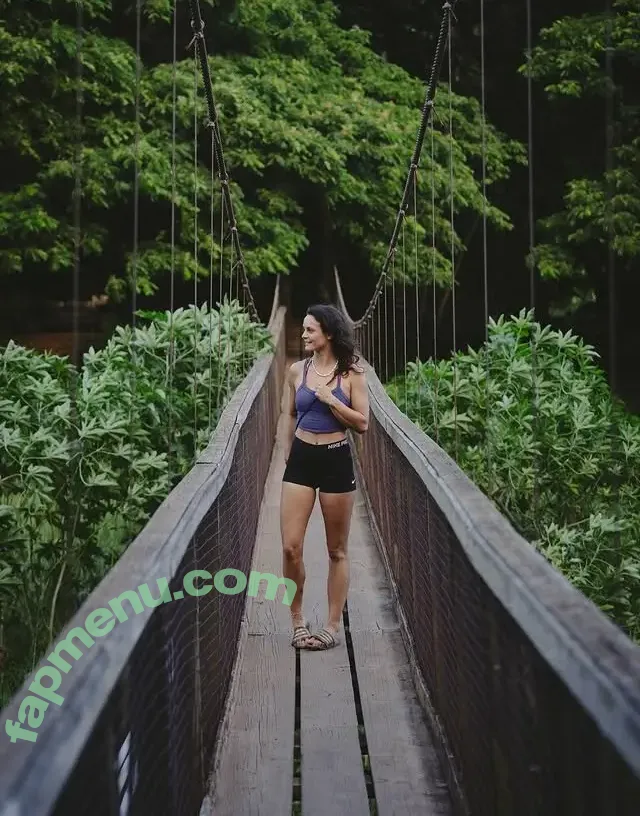 Corinne Nicewick nude photo #0010 (cori.story)