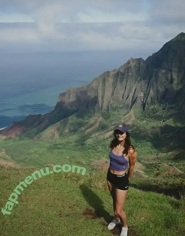 Corinne Nicewick nude photo #0011 (cori.story)