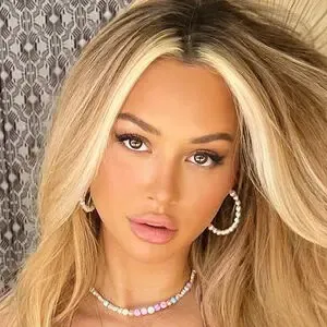 Corinne Olympios / The Bachelor Fantime / colympios nude photo #0021