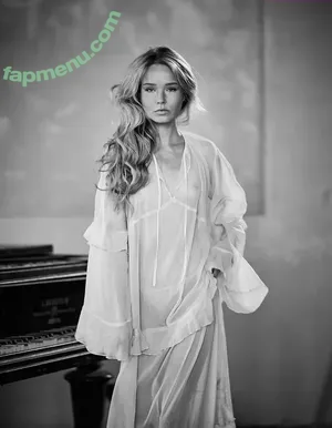 Cosima Beil / cosimabeil nude photo #0080