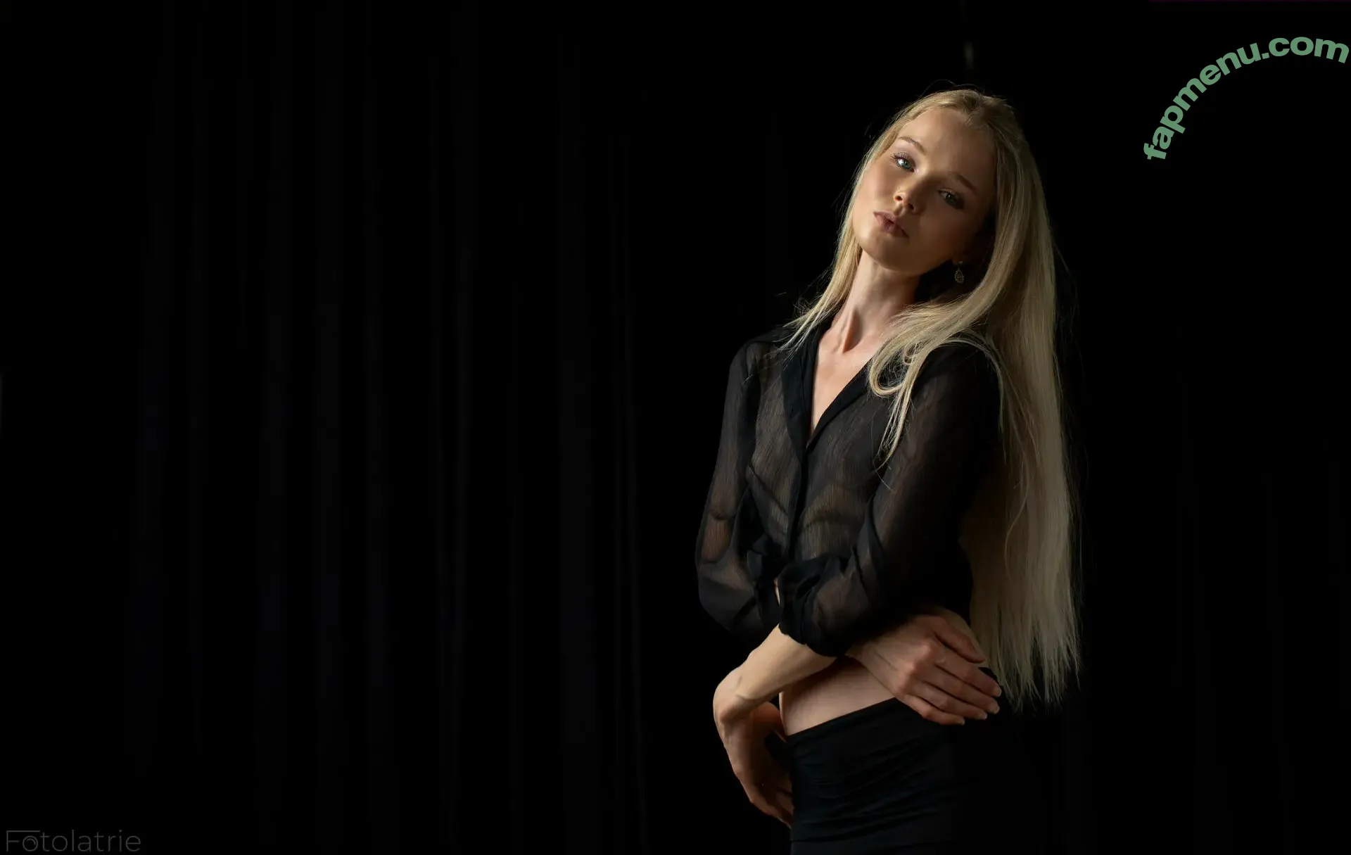 Cosima Beil nude photo #0073 (cosimabeil)