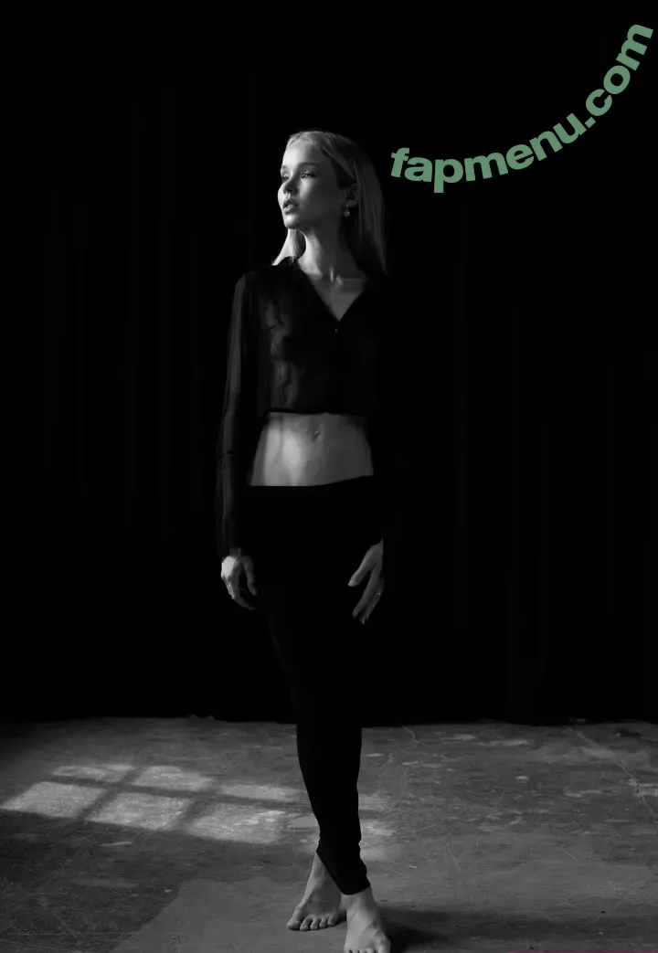 Cosima Beil nude photo #0077 (cosimabeil)