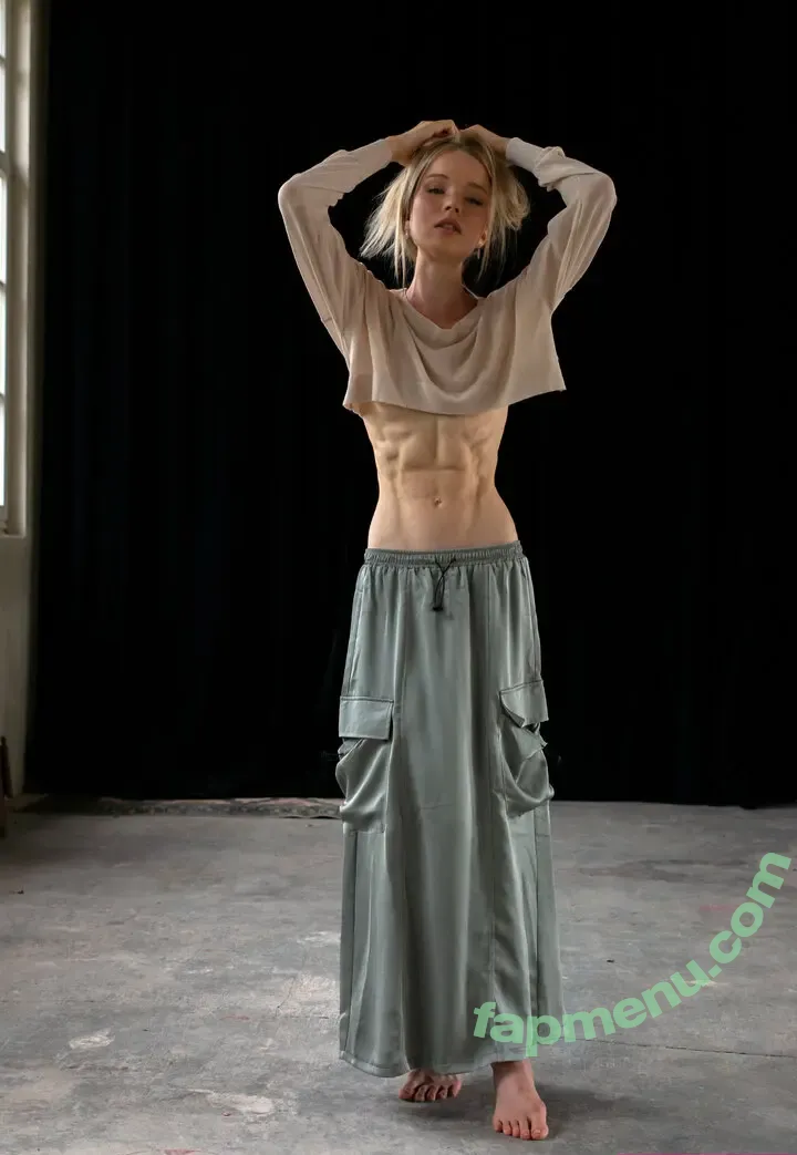 Cosima Beil nude photo #0093 (cosimabeil)