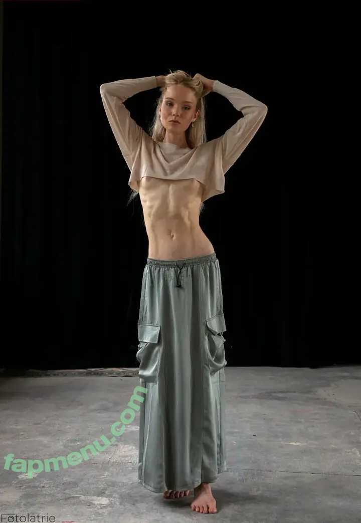 Cosima Beil nude photo #0096 (cosimabeil)