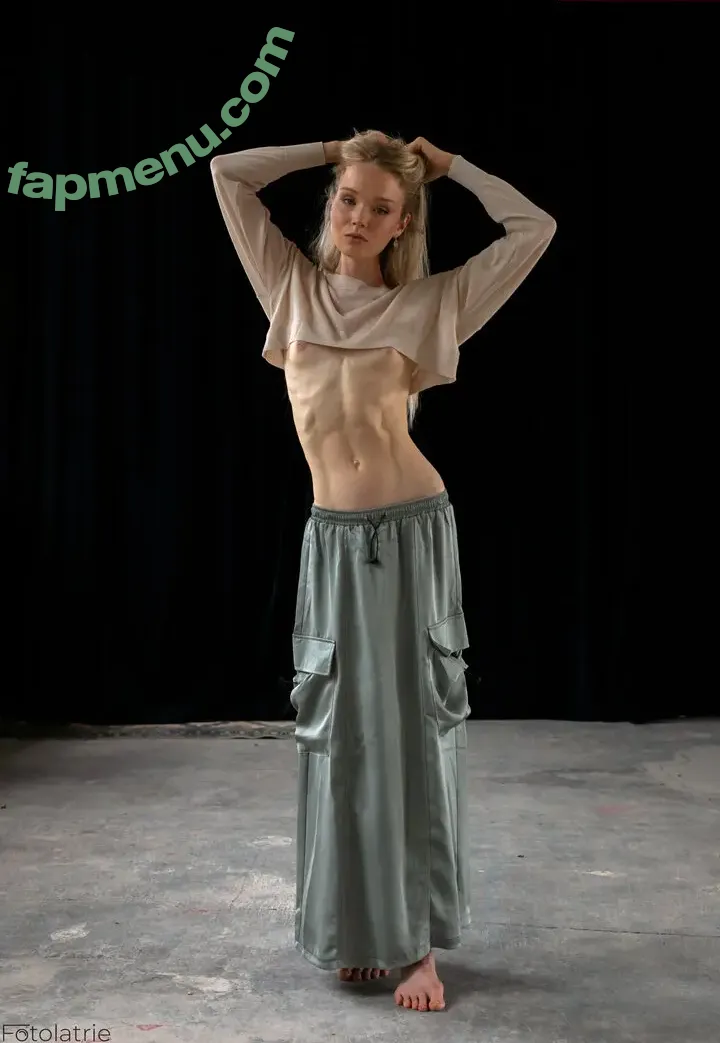 Cosima Beil nude photo #0097 (cosimabeil)