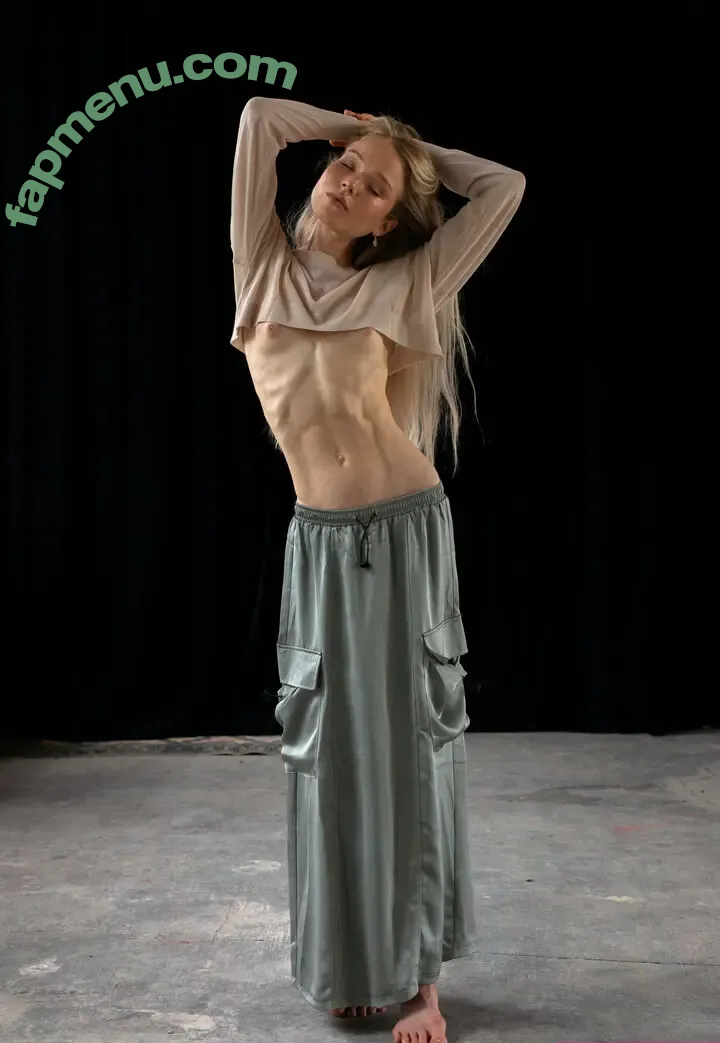 Cosima Beil nude photo #0099 (cosimabeil)